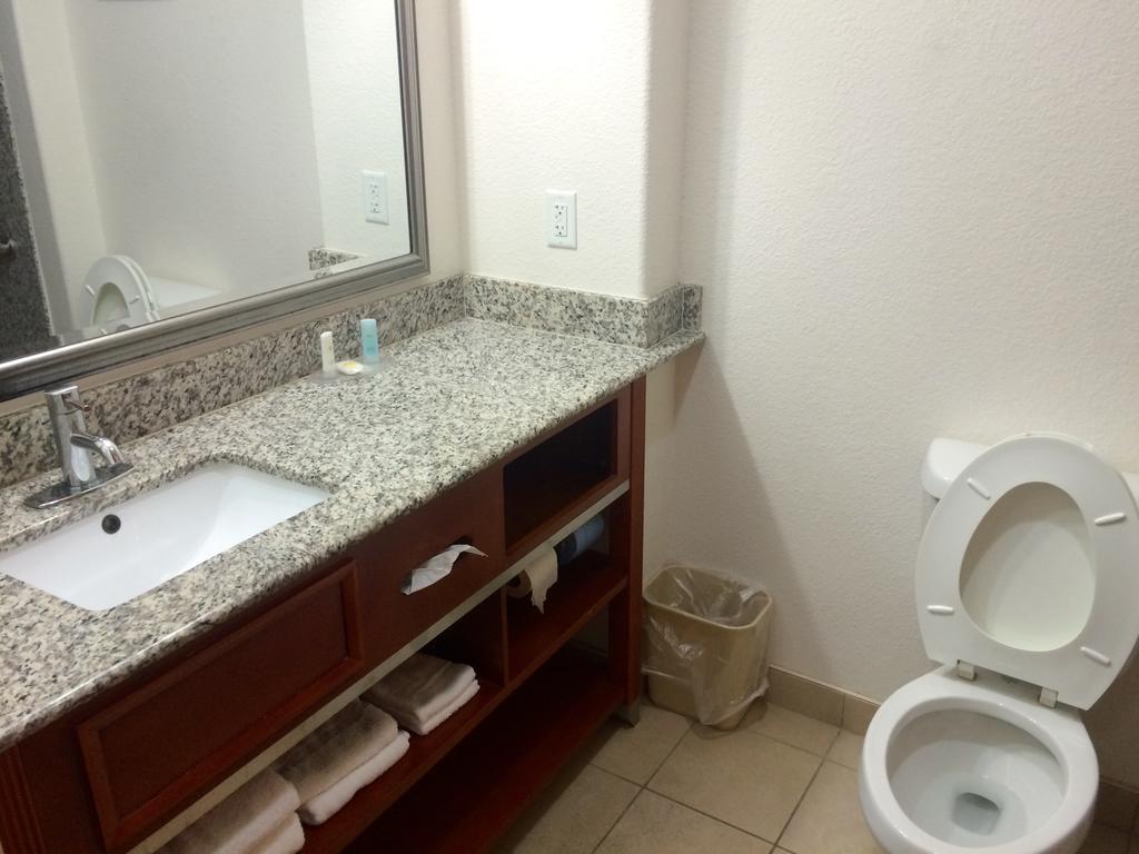 Comfort Inn & Suites Chesapeake - Portsmouth Eksteriør billede